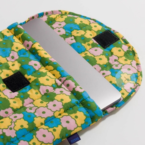 NWT BAGGU Puffy 16” Laptop Sleeve - Flowerbed - Picture 2 of 14